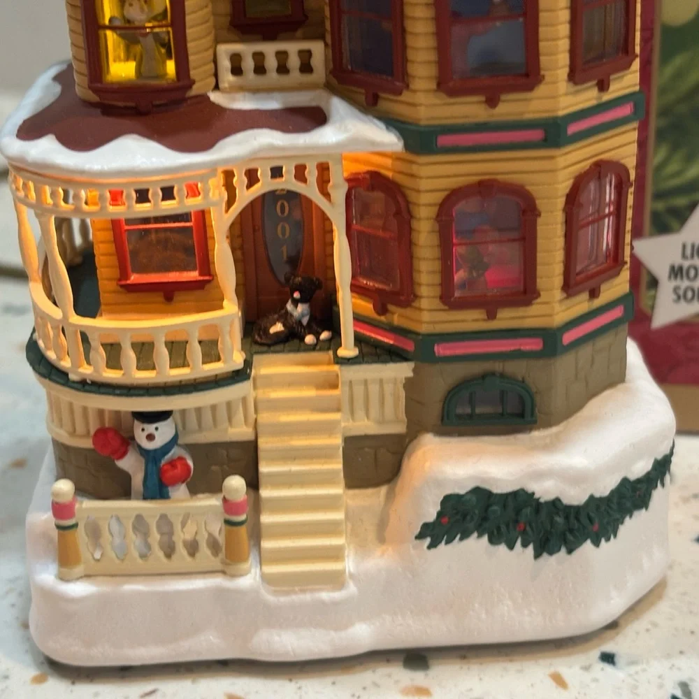 Vintage 2001 Hallmark Keepsake Ornament “Up on the Housetop”‎ magic ornament
